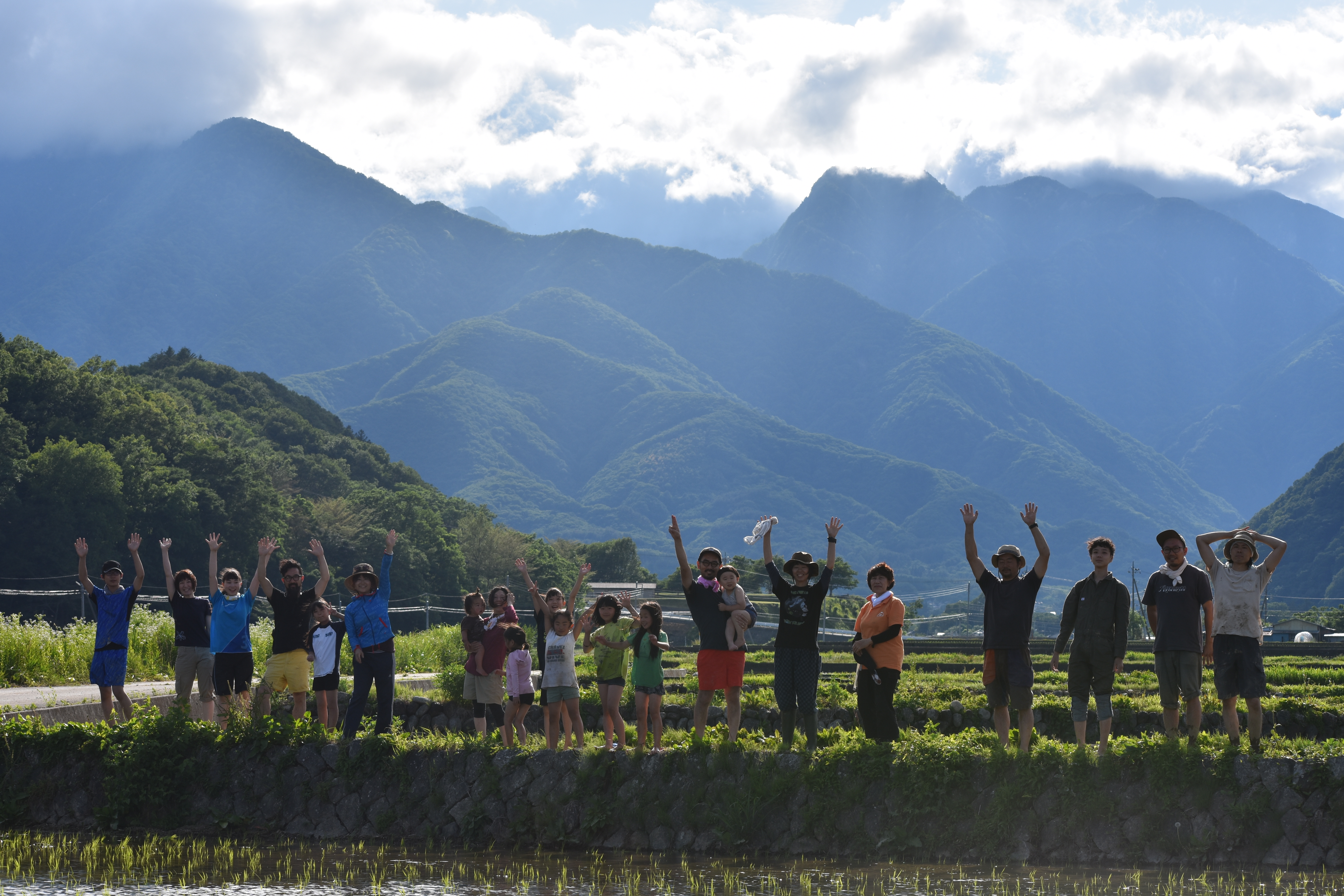 おうち田んぼの田植え、無事終了